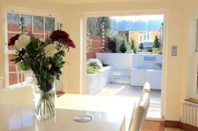  Image of 3 Bedroom End Of Terrace  For Sale at Whielden Gate  WINCHMORE HILL, HP7 0NE