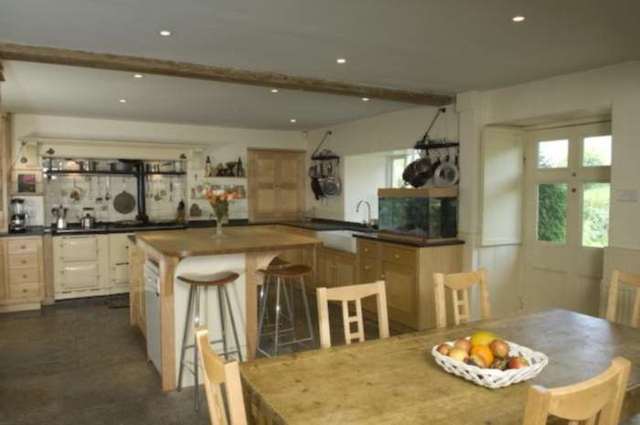 Image of 8 Bedroom Detached  To Rent at Welham Castle Cary, BA7 7NE