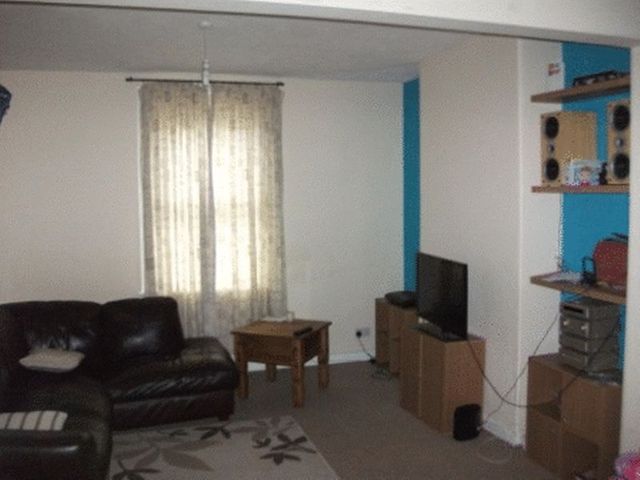  Image of 2 Bedroom Terraced  To Rent at Stanley Cottages, Barton Street  Gloucester, GL1 4EZ