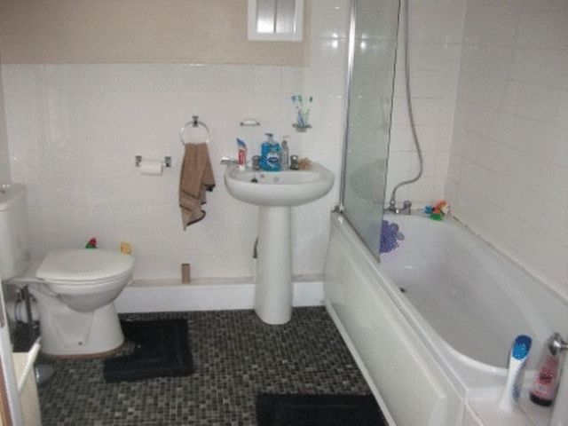  Image of 2 Bedroom Terraced  To Rent at Stanley Cottages, Barton Street  Gloucester, GL1 4EZ