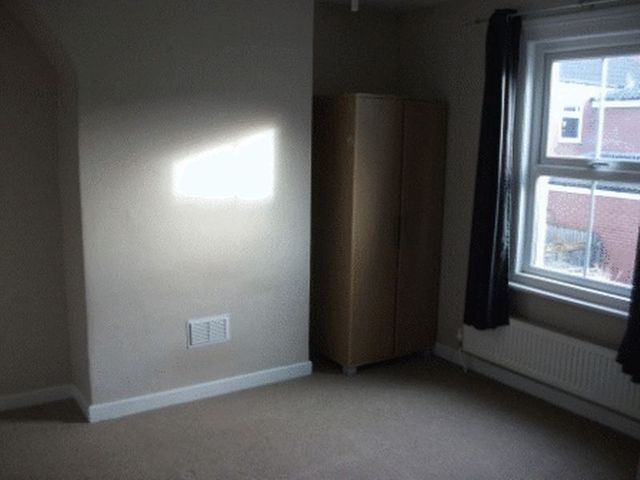  Image of 2 Bedroom Terraced  To Rent at Stanley Cottages, Barton Street  Gloucester, GL1 4EZ