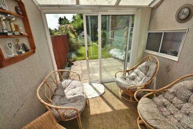 Image of 3 Bedroom Semi-Detached  For Sale at Wantage Road  Didcot, OX11 0BS