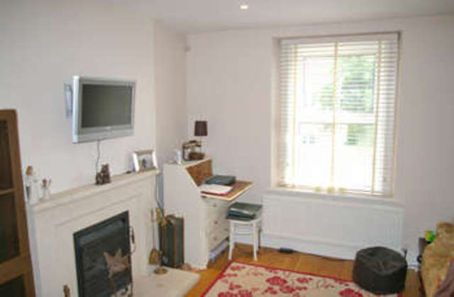  Image of 2 Bedroom End Of Terrace  To Rent at Bath, BA2 8QD