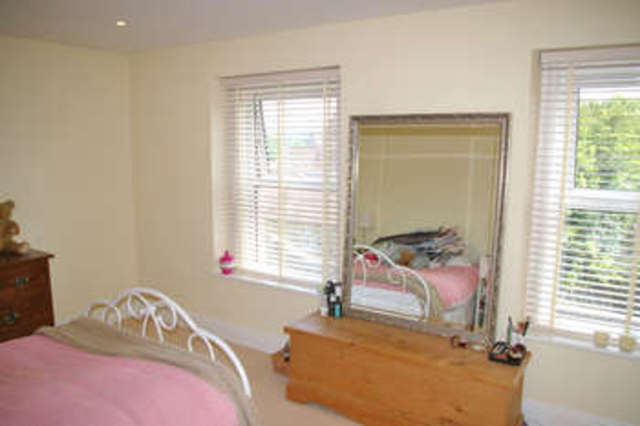  Image of 2 Bedroom End Of Terrace  To Rent at Bath, BA2 8QD