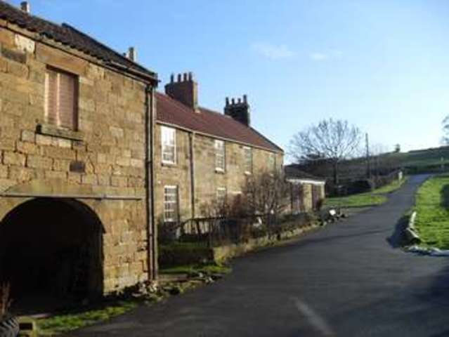  Image of 2 Bedroom Cottage  To Rent at Guisborough Lane  Skelton, TS12 2HJ