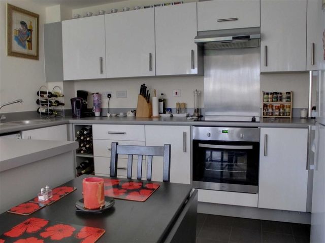  Image of 2 Bedroom Flat  For Sale at Cordwainers Court Worcester Worcester, WR2 4AX
