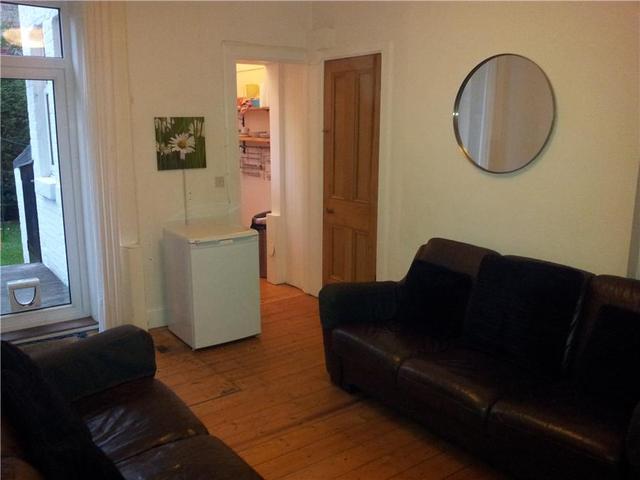  Image of 2 Bedroom Terraced  To Rent at Restalrig Edinburgh Edinburgh, EH6 8EJ