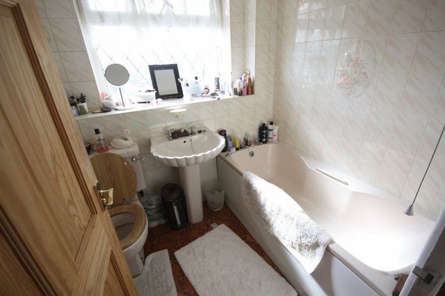  Image of 5 Bedroom Semi-Detached  To Rent at Lichfield Road Armitage Rugeley, WS15 4DB