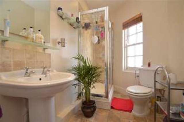  Image of 3 Bedroom Apartment  To Rent at Mortlake, SW14 8PZ