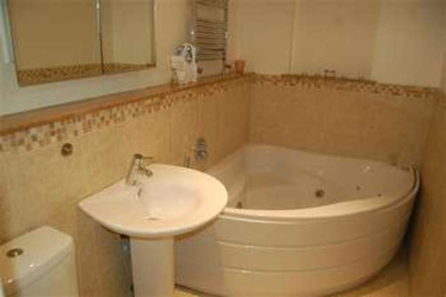  Image of 3 Bedroom Terraced  To Rent at Wimbledon Common, SW15 3RW