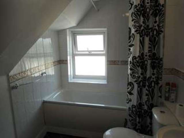  Image of 2 Bedroom Flat  To Rent at 6 Market Square  Narberth, SA67 7AU