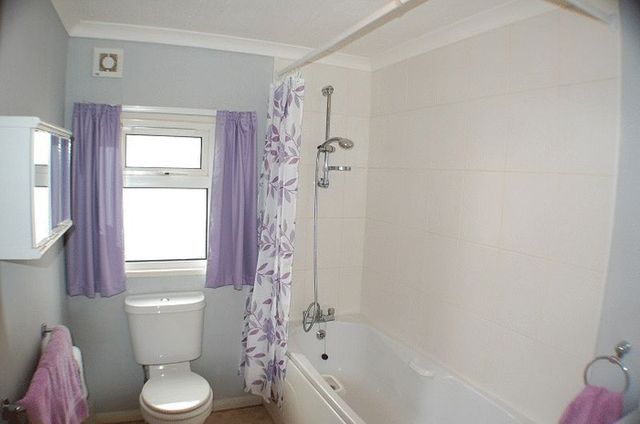  Image of 2 Bedroom Detached  For Sale at Valdean Home Park  Alresford, SO24 9AY