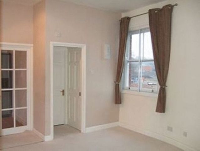  Image of 2 Bedroom Flat  For Sale at Alfredston Place  Wantage, OX12 8DL