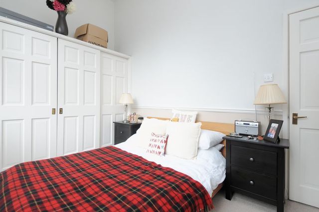  Image of 2 Bedroom Flat  For Sale at Alfredston Place  Wantage, OX12 8DL