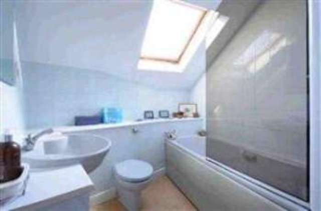  Image of 4 Bedroom Town House  For Sale at Wantage Oxfordshire Wantage, OX12 8DL