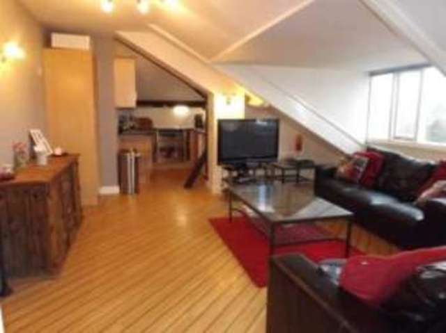  Image of 2 Bedroom Flat  For Sale at Northwick Avenue Worcester Claines, WR3 7AT