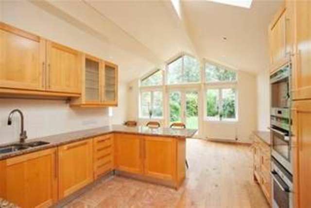  Image of 5 Bedroom Property  To Rent at Oxford, OX2 8DY