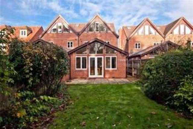  Image of 5 Bedroom Property  To Rent at Oxford, OX2 8DY