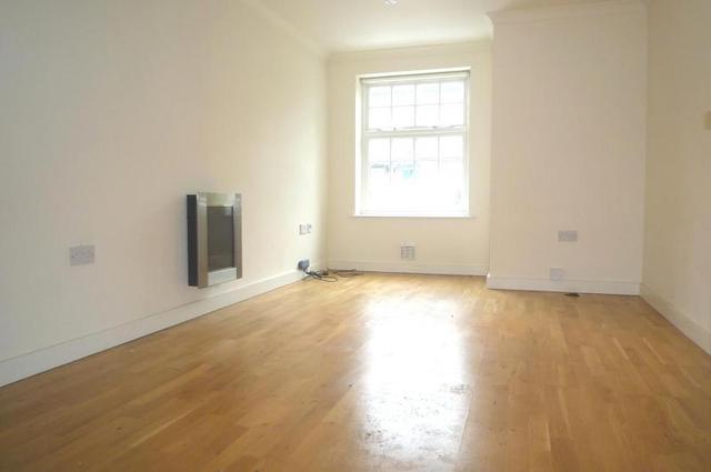  Image of 3 Bedroom Detached  To Rent at High Street Handcross Haywards Heath, RH17 6BF