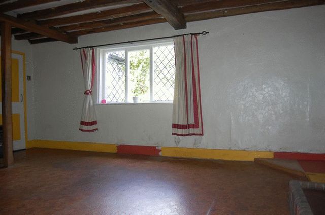  Image of 2 Bedroom Detached  For Sale at The Soke  Alresford, SO24 9DB