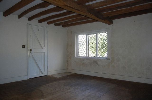  Image of 2 Bedroom Detached  For Sale at The Soke  Alresford, SO24 9DB