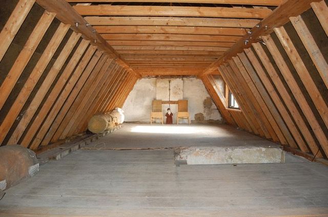  Image of 2 Bedroom Detached  For Sale at The Soke  Alresford, SO24 9DB