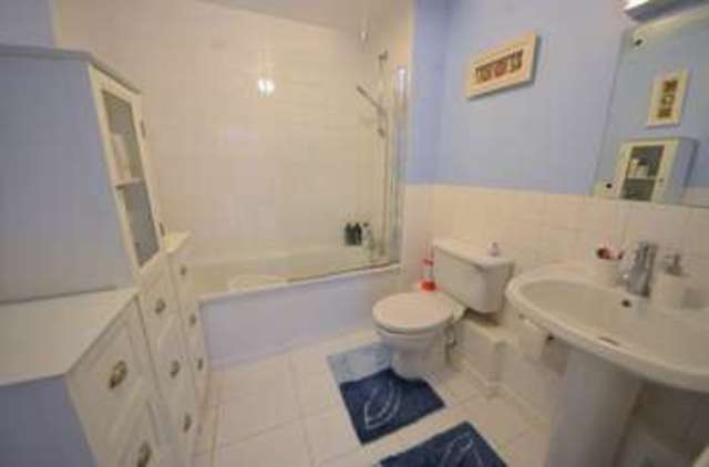  Image of 1 Bedroom Apartment  For Sale at Cottage Road  Islington, N7 8TP