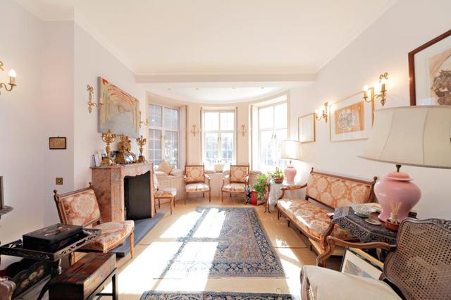 living room Image of 2 Bedroom Flat For Sale at Great Peter Street London, SW1P 3LL Image of living room