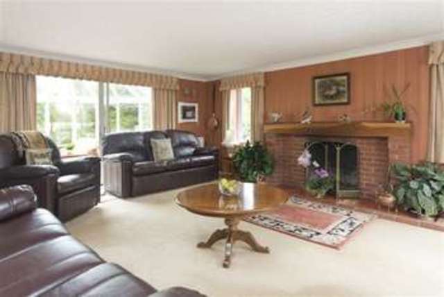 living room Image of 3 Bedroom Detached For Sale at Stratford Road Honeybourne Near Pebworth, WR11 8PR Image of living room