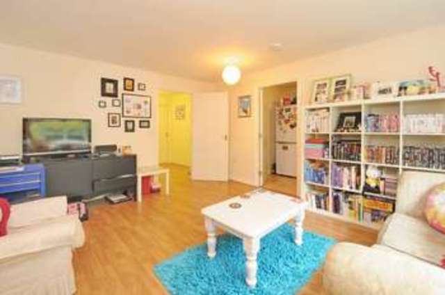  Image of 2 Bedroom Flat  For Sale at Smiths Wharf  Wantage, OX12 9GX