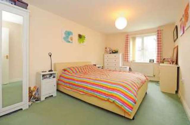  Image of 2 Bedroom Flat  For Sale at Smiths Wharf  Wantage, OX12 9GX