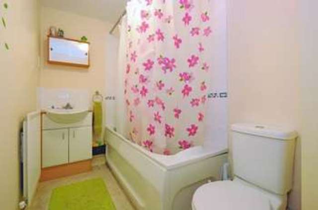  Image of 2 Bedroom Flat  For Sale at Smiths Wharf  Wantage, OX12 9GX