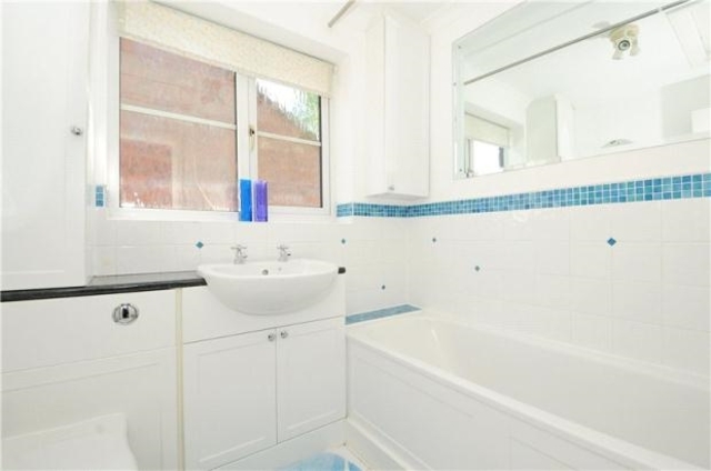  Image of 3 Bedroom Detached  To Rent at Saxon Way  Windsor, SL4 2PT