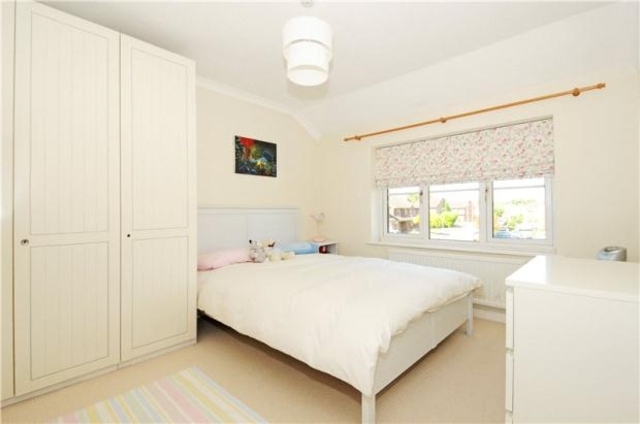  Image of 3 Bedroom Detached  To Rent at Saxon Way  Windsor, SL4 2PT