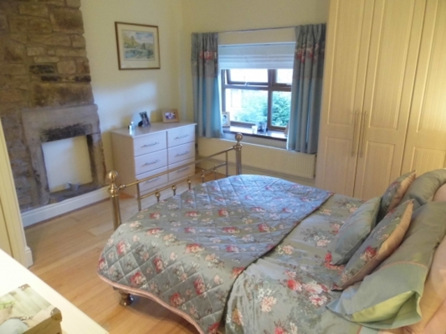  Image of 3 Bedroom Cottage  For Sale at Darwen Lancashire Darwen, BB3 1JX