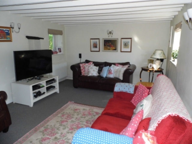  Image of 4 Bedroom Cottage  For Sale at Maidstone Kent Maidstone, ME17 2EP