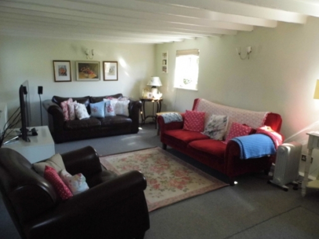  Image of 4 Bedroom Cottage  For Sale at Maidstone Kent Maidstone, ME17 2EP