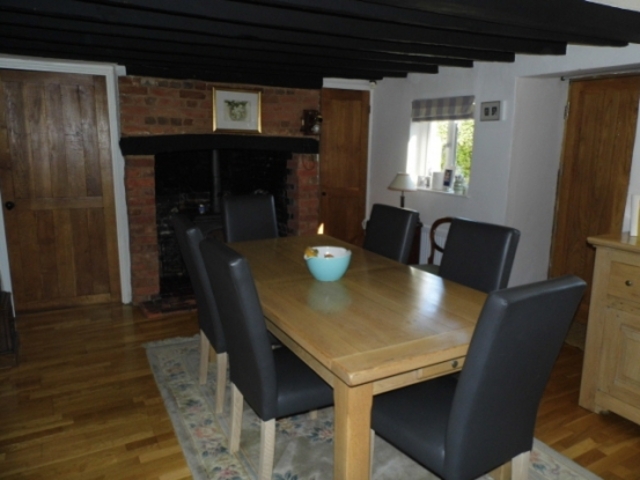  Image of 4 Bedroom Cottage  For Sale at Maidstone Kent Maidstone, ME17 2EP