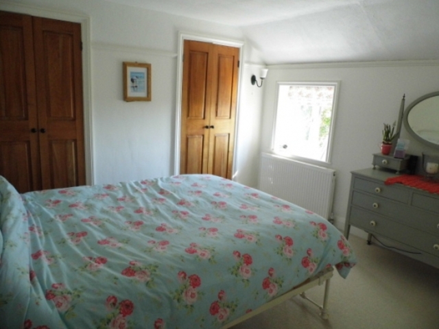  Image of 4 Bedroom Cottage  For Sale at Maidstone Kent Maidstone, ME17 2EP