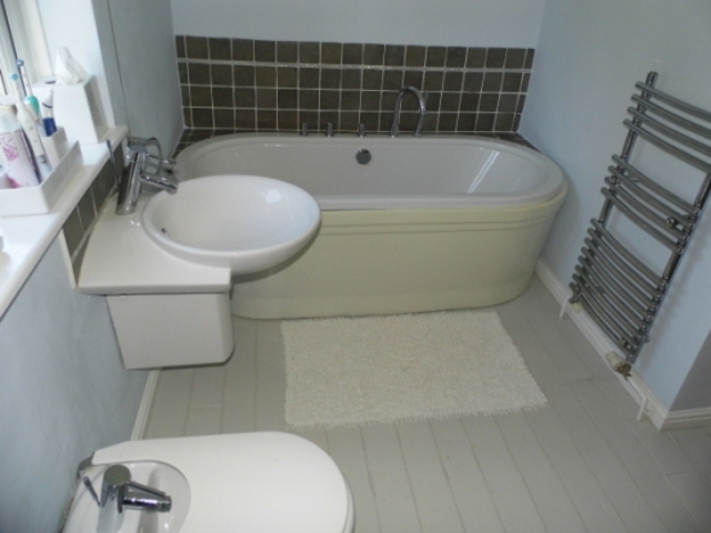  Image of 4 Bedroom Cottage  For Sale at Maidstone Kent Maidstone, ME17 2EP