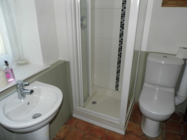  Image of 4 Bedroom Cottage  For Sale at Maidstone Kent Maidstone, ME17 2EP