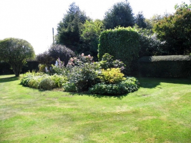  Image of 4 Bedroom Cottage  For Sale at Maidstone Kent Maidstone, ME17 2EP