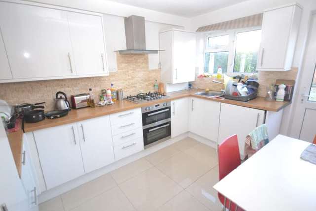  Image of 1 Bedroom House Share  To Rent at Wantage Road  Reading, RG30 2SF