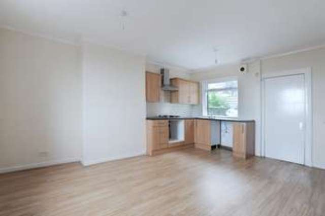  Image of 2 Bedroom Cottage  For Sale at East Cottages  Edinburgh, EH5 1ET
