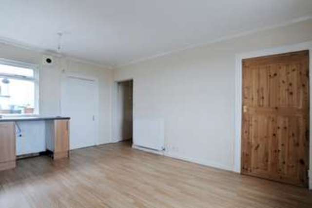  Image of 2 Bedroom Cottage  For Sale at East Cottages  Edinburgh, EH5 1ET