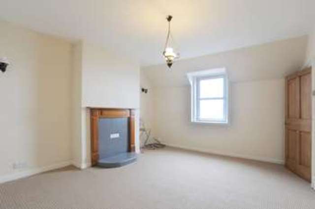  Image of 2 Bedroom Cottage  For Sale at East Cottages  Edinburgh, EH5 1ET