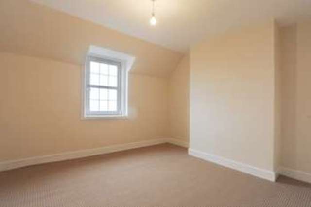  Image of 2 Bedroom Cottage  For Sale at East Cottages  Edinburgh, EH5 1ET