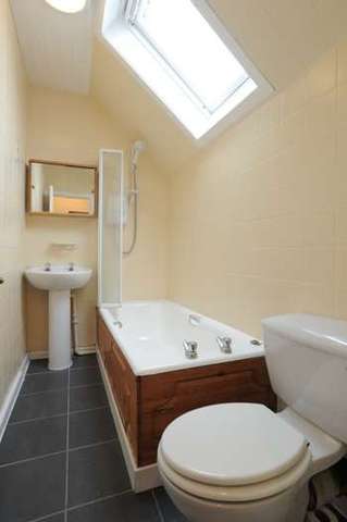  Image of 2 Bedroom Cottage  For Sale at East Cottages  Edinburgh, EH5 1ET