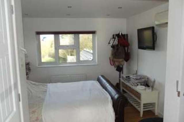  Image of 3 Bedroom Cottage  For Sale at St. Neots Bedfordshire Duloe, PE19 5HP