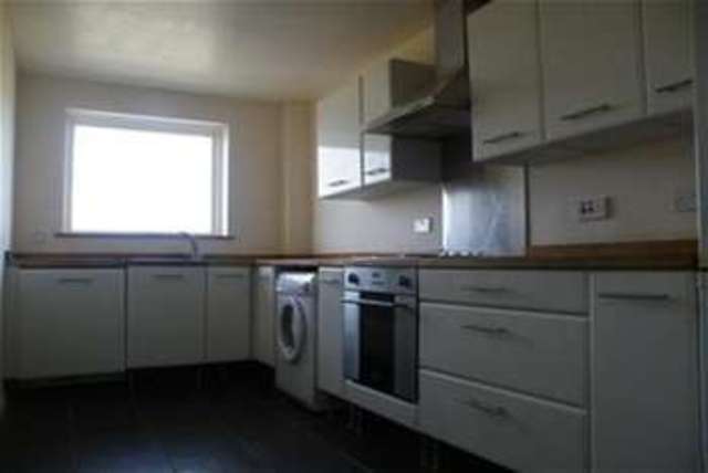 Image of 2 Bedroom Flat to rent at Worthing, BN11 3TB